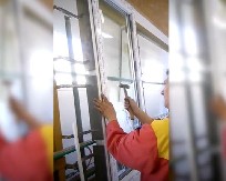 NIŠLIJA UZEO IZ FIRME PVC STOLARIJU VREDNU 42.000 EVRA, PA JE PRODAVAO! Tužilac ga sumnjiči za proneveru