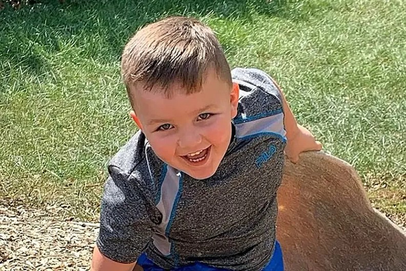 OVAJ DEČAK JE POSLEDNJI PUT VIĐEN PRE 5 GODINA NA BADNJE VEČE Deka slučajno otkrio da je maleni nestao