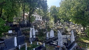 OVAJ OBIČAJ IMA POSEBNO ZNAČENJE Evo zašto se baca zemlja u grob