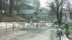 SRPSKI PENZIONERI OBOŽAVAJU OVU BANJU Veliki broj prijavljenih građana za boravak u srcu Šumadije