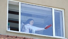 SIJAĆE I POSLE KIŠE Ovako se najbolje peru prozori, ostaju čisti mnogo duže