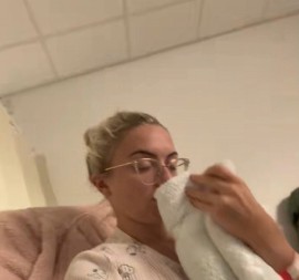 BAŠ NA 21. ROĐENDAN JU JE NEŠTO STEGLO U GRUDIMA I HITNO JE HOSPITALIZOVANA Mislila da ima srčani udar, ali ono što su lekari otkrili šokiralo je sve