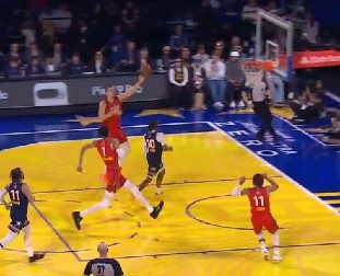 NIJE HTEO MNOGO DO SE CIMA Kad Jokić i Vembi igraju zajedno - desi se OVO (VIDEO)