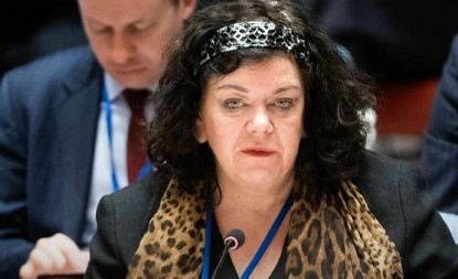 KAKVO NAM TO ČUDO ŠALJU London šalje Karen Pirs, dokaz da od Britanaca nema gorih