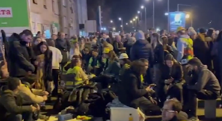 KADA SE STIGNE TAMO, DOBIJAJU SE PARE Organizatori protesta nude novac za dolazak u Niš, OBJAVLJENA SUMA!