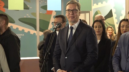 PROFESORI SU ZADOVOLJNI, ALI SE PLAŠE PLENUMA:Vučić: Obezbedili smo najbolje moguće uslove, ali neki ljudi vole da ne rade