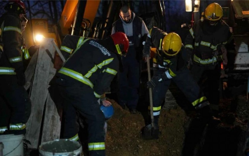 "PRVO SU MU OTKOPALI GLAVU, DA BI MOGAO DA DIŠE": Očevici o zatrpanim radnicima u Lazarevcu, opisali strašne scene