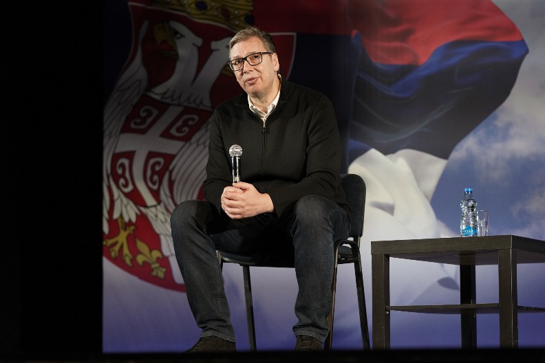 VUČIĆ O BLOKADAMA FAKULTETA Trpimo velike ekonomske posledice i trpećemo ih narednih meseci