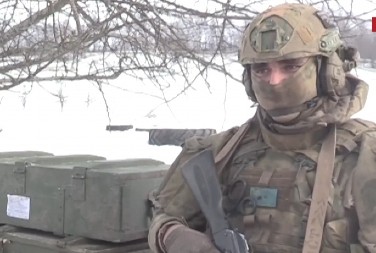 RUSKI VOJNIK TELOM SPASAO RANJENOG SABORCA Grunula eksplozija, obojica završila ranjeni - ali ŽIVI (VIDEO)