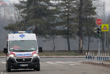 DEČAK PAO SA VISINE U ŠKOLSKOM DVORIŠTU Ima potres mozga!