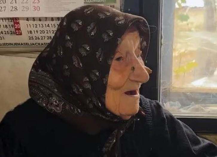 BAKA IZ SVRLJIGA (105) PREŽIVELA I NAPAD VOLA! Tvrdi da je ovo ključno za dug vek!