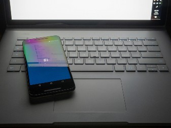 ZAKONI SU TU DA BI SE POŠTOVALI Peskov objasnio zašto se Fejsbuk i Instagram neće vratiti u Rusiju