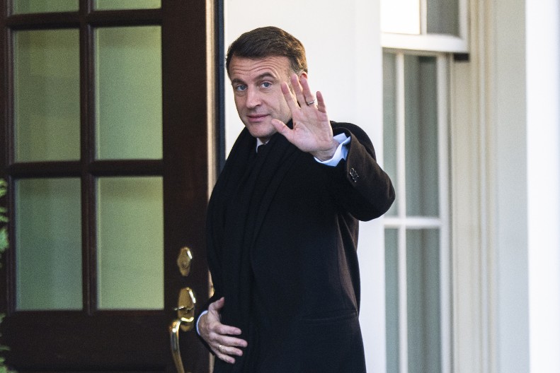 AMERIKANCI SU SADA OKUPATORI? Makron udario na Vašington, uputio poziv celoj Evropi!