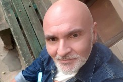 UZROK SMRTI SRĐANA ŠVELJE! Evo kako je stilista preminuo u 56. godini