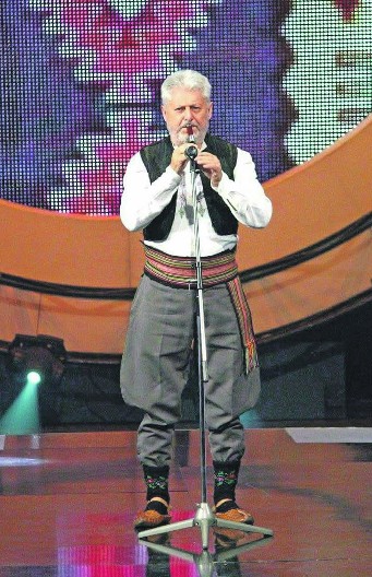 KOJINA FRULA SA SEDAM ČULA! Veroljub Kojadinović (74) iz Rače izabrao ekonomiju, a izvorna muzika izabrala njega!