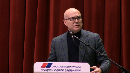 'OD 'UA' NE RASTU PLATE I PENZIJE, 'UA' NEĆE DA SAČUVA KOSOVO I METOHIJU' Premijer Vučević u Zrenjaninu poslao moćnu poruku i odgovorio opoziciji