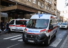 MUŠKARCU U KLADIONICI U BEOGRADU IZBILI ZUBE Hitno prevezen u Urgentni centar