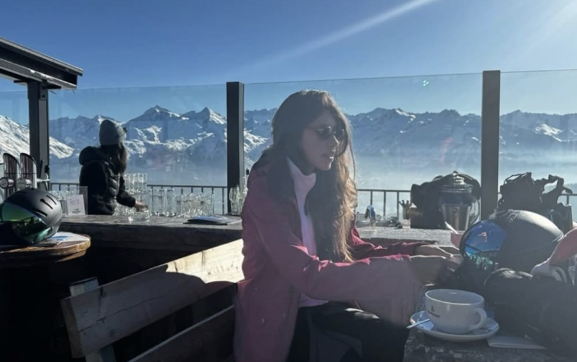 POBUNA BAHATIH I BESNIH! Mlade studentkinje sa egzotičnih destinacija organizuju blokade po Srbiji! (FOTO)