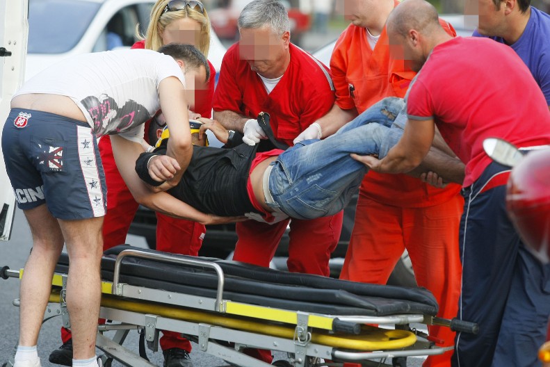 MASKIRANI HULIGANI BRUTALNO PRETUKLI MALOLETNOG DEČAKA Užas u Borči!