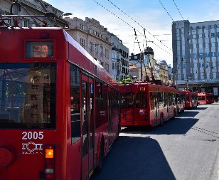 ZAPALIO SE TROLEJBUS U CENTRU GRADA Putnici izjurili iz vozila