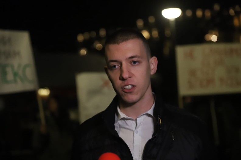 STUDENT ŽELJKO ZDRAVKOVIĆ ZA ALO! NEMA DVE SRBIJE , SRBIJA JE SAMO JEDNA! Želimo da se što pre vratimo na fakultet (VIDEO)