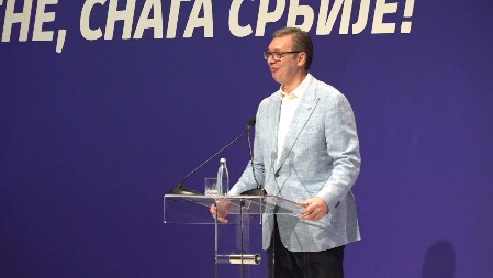 KO DA SE ZA MARATON SPREMAJU Vučić: Opozicioni zgubidani, šetaju ujutru, popodne, uveče po 15 km pređu
