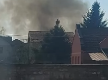 STRAVIČAN POŽAR U VETERNIKU! Gori nisko rastinje, vatrogasne ekipe na licu mesta (VIDEO)