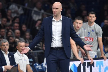 ŽAKELJ ZAGRMEO KAO NIKAD Trener Budućnosti besan na igrače posle poraza od Mege