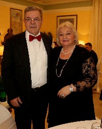 NIJE SAMO BOGOLJUB IMAO SNAJKU SA ESTRADE! Hafa Karić je sina oženila ovom poznatom damom, a onda je usledio buran razvod