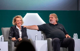 BOBA ŽIVOJINOVIĆ SASLUŠAN ZBOG PREVARE Oduzet mu mobilni telefon