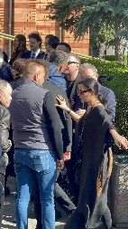 BIVŠA SNAJKA HAFE KARIĆ NJEMU NIJE IZJAVILA SAUČEŠĆE! Stigla na Novo groblje, evo kome je prvo prišla! (VIDEO)