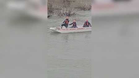 OVAKO DANAS IZGLEDA POTRAGA ZA MAJKOM I SINOM (4): Morača za četiri dana porasla za gotovo dva metra, uslovi su veoma loši (FOTO)