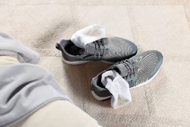 NE, NIJE U PITANJU SODA BIKARBONA Evo kako da uklonite neprijatan miris iz obuće pomoću jednog sastojka, jednostavan trik koji zaista deluje!