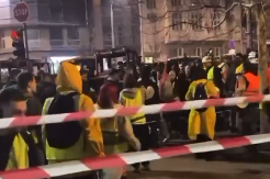 OVO NEĆETE VIDETI U ANTISRPSKIM MEDIJIMA! Brnabić objavila jasan dokaz da su ektremisti napali i studente u blokadama i studente u Pionirskom parku!