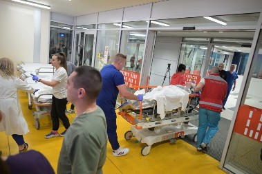 OVAKO SU SRPSKI LEKARI PRIHVATILI POVREĐENE IZ POŽARA U SEVERNOJ MAKEDONIJI Oni su raspoređeni po bolnicama u Srbiji (VIDEO)