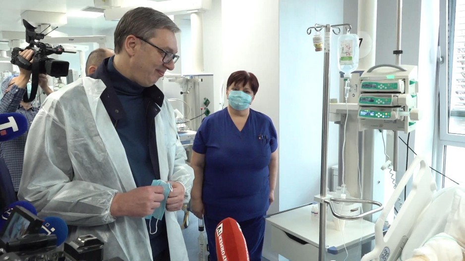 PREDSEDNIK MU REKAO DA NE BRINE, A ONDA DOBIO ODGOVOR KOJI GA JE DIRNUO Pogledajte emotivni razgovor Vučića sa čovekom koji je preživeo užas u Kočanima