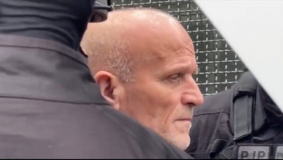 OVAKO SADA IZGLEDA ALIJA BALIJAGIĆ-ZABRINUT, ALI ODMORAN! Policajcu na granici rekao da se OSEĆA DOBRO (FOTO)