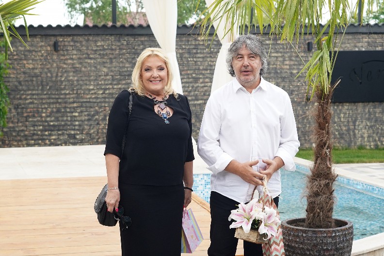 "GUBI SE IZ MOG ŽIVOTA, HOĆU DA SE POKUPIŠ I NESTANEŠ" Pogledajte snimak žestoke svađe Snežane Đurišić i njenog partnera (VIDEO)