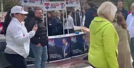 BLOKADERKA FIZIČKI NAPALA ŽENU (VIDEO)