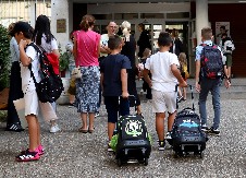 LAKO DO TERMINA ZA UPIS ĐAKA PRVAKA! Sve što roditelji treba da znaju u vezi s testom znanja i papirologijom!