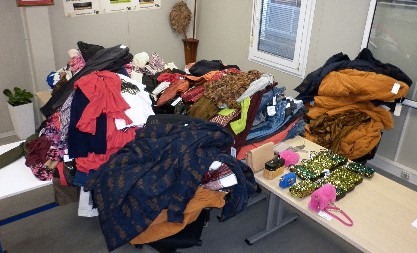 NA GRANICI REKLI DA PREVOZE SAMO POLOVNI NAMEŠTAJ Onda su carinici u neverici počeli da vade DžAK ZA DŽAKOM (FOTO)