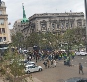 GRUPICA BLOKADERA MALTRETIRA NAROD Evo koliko njih je danas blokiralo saobraćaj u centru Beograda (FOTO)