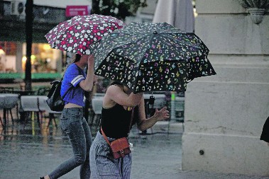 EKSTREMNE VRUĆINE 2025. Stižu nam tropske noći i oluje!