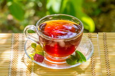 PRIRODNI ČAJ KOJI JAČA ŽELUDAC I POBOLJŠAVA PROBAVU Deluje protiv čireva, bolova u kostima i poboljšava krvnu sliku