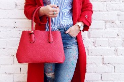 JASMINA U TAŠNI UVEK IMA KESICU SODE BIKARBONE Služi joj kao prva pomoć u 3 važne situacije