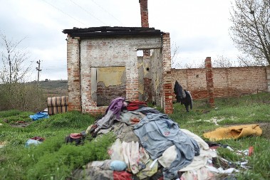 BESKUĆNIK ČIJE JE TELO NAĐENO BEZ GLAVE UMRO OD GLADI Pojele ga lisice i divlji psi?