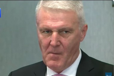 BIVŠI DIREKTOR UPRAVE POLICIJE CRNE GORE OSUĐEN ZA ŠVERC CIGARETA: Sumnja se da je zloupotrebom službenog položaja oštetio državnu kasu za 112.504 evra