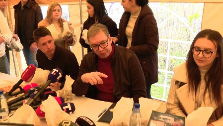 Vučić: Od ponedeljka, utorka, gotovo sve škole u Srbiji će početi redovno da rade