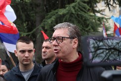 NASTAVITE DA SE BORITE Vučić sa studentima koji žele da uče: Ja sam bezbroj puta padao, a svaki put sam ustajao sa još većom snagom i energijom