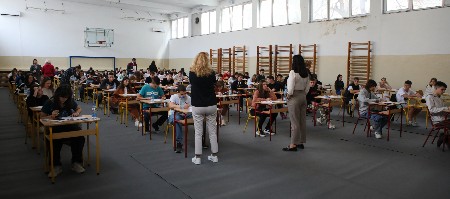 ŠTA ĆE BITI SA MALOM MATUROM? Ovo je najverovatniji datum, probni ispit iz matematike za manje od mesec dana